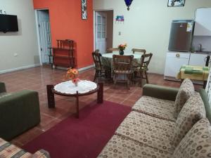 Istumisnurk majutusasutuses Apartamento Golden