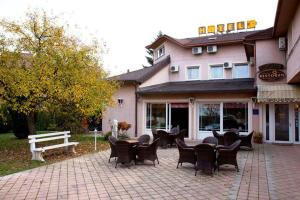 Budova, kde se hotel nachází