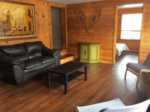 Posezení v ubytování Madawaska Lodge-Cottage