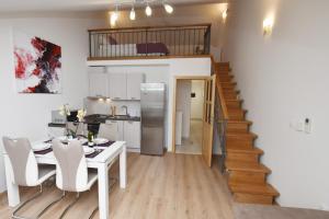 Kuchyň nebo kuchyňský kout v ubytování Apartments Lorena