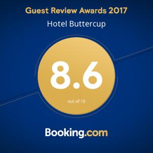 Sijil, anugerah, tanda atau dokumen lain yang dipamerkan di Hotel Buttercup