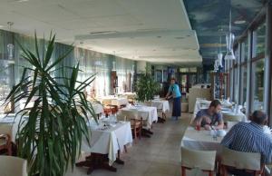 Restaurace v ubytování Гостевой Дом у Моря, Guest House by the Sea