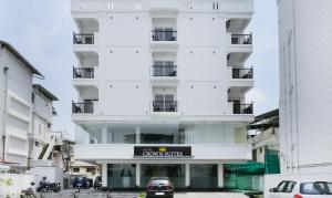 Gallery image of Hotel Crown Suites in Cochin