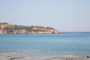 an island in the middle of a body of water at Sounio Mare in Sounio