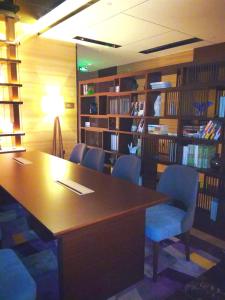 Biblioteca nell'hotel
