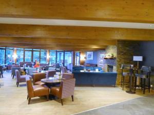 Restaurace v ubytování The Lodge On Loch Lomond Hotel