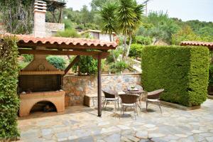 A garden outside Blue Bay View - Beach House