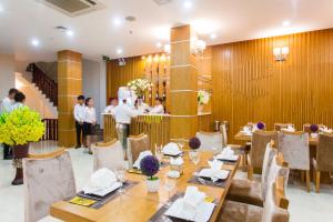 
Nhà hàng/khu ăn uống khác tại Tu Son Luxury Hotel

