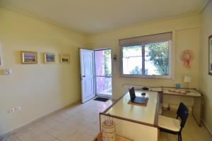 A kitchen or kitchenette at Blue Bay View - Beach House