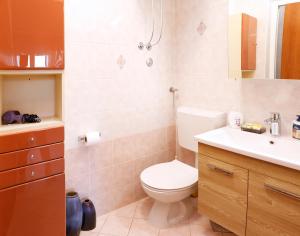 Kúpeľňa v ubytovaní Apartment B&J Very Near Center of Town (Riva) + 9 fotografií