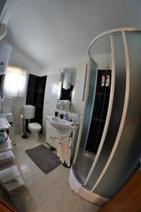 Ένα μπάνιο στο Apartment Ivica