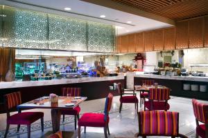 Restaurace v ubytování Bab Al Qasr Hotel