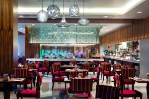 Restaurace v ubytování Bab Al Qasr Hotel