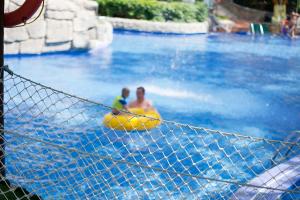 A piscina localizada em Liberty Lykia ou nos arredores