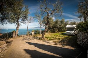 Paesaggio naturale nelle vicinanze del campeggio