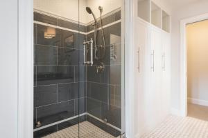 Koupelna v ubytování Snowflake Villa + 21 fotografií