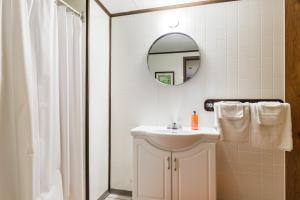 Ένα μπάνιο στο Motel Ile d'Orleans +37 φωτογραφίες