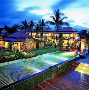 Bazén v ubytování Chongfah Resort Khao Lak - SHA Extra Plus nebo v jeho okolí