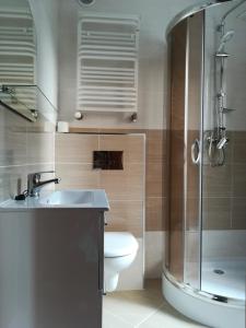 Ванна кімната в Kwatery prywatne