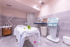 Kúpeľňa v ubytovaní Hotel Norat Marina & Spa 4* Superior