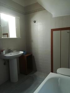 Koupelna v ubytování Orfeas Villa