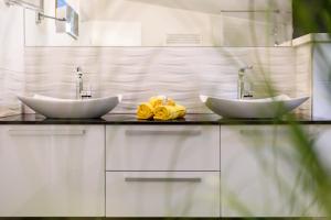 Kuchyň nebo kuchyňský kout v ubytování Studio Apartment Maslina + 37 fotografií