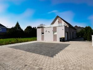 Gallery image of Gites Spa Strasbourg - La Villa 15 in Ittenheim