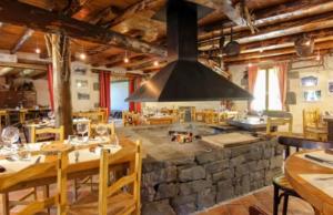 Restaurace v ubytování Aux 500 Diables Eco Lodge - Hotel