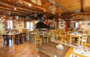 Restaurace v ubytování Aux 500 Diables Eco Lodge - Hotel