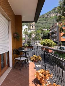 Sunny Holidays Casa Vacanze tesisinde bir balkon veya teras