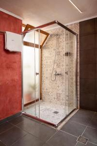 Koupelna v ubytování Hamam Suites Sifaka + 37 fotografií