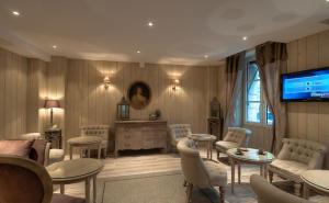 Gallery image of Hotel Cluny Square in Paris