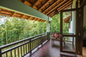 Balkoni atau teres di Rest Pause Rainforest Retreat