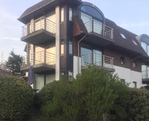 El edificio en el que está el departamento