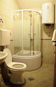 Kupatilo u objektu Hotel Evropa