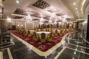 Restaurace v ubytování Shakun Hotels And Resorts