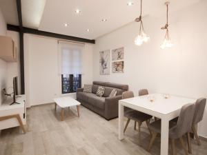 Część wypoczynkowa w obiekcie Apartamento nuevo y de lujo en puerta del sol