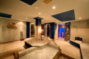 Koupelna v ubytování Hotel Eden Wellness