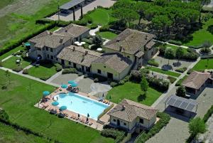 Et luftfoto af Villa del Lago - Homelike Villas