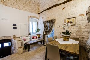 A seating area at Borgo Noci