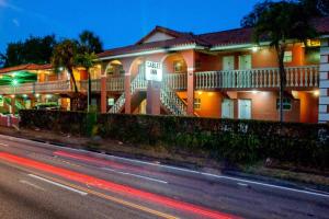 Gallery image of Gables Inn in Miami