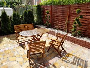 Patio lub wspólna przestrzeń na świeżym powietrzu w obiekcie Sea Apartment 150m do morza