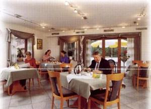 
Ein Restaurant oder anderes Speiselokal in der Unterkunft Hotel Gasthof Hirsch 
