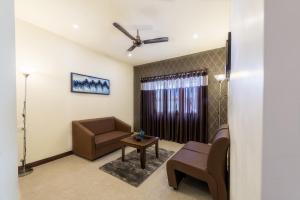 Treebo Nestlay Casa的休息区