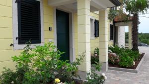 Fotografia z galérie ubytovania Villa Aurelia Haus1 in Porec mit Garten v Poreči