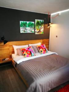 Postel nebo postele na pokoji v ubytování Cres Studio Till Apartment
