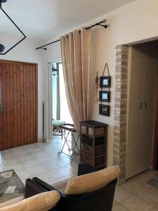 Posezení v ubytování Superior, comfortable seaside home with amazing view