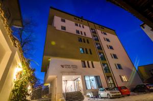 Budova, kde se aparthotel nachází