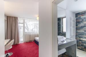Koupelna v ubytování Apart Hotel Vlad Tepes