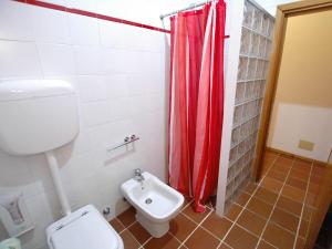 A bathroom at Residence Il Pavone
